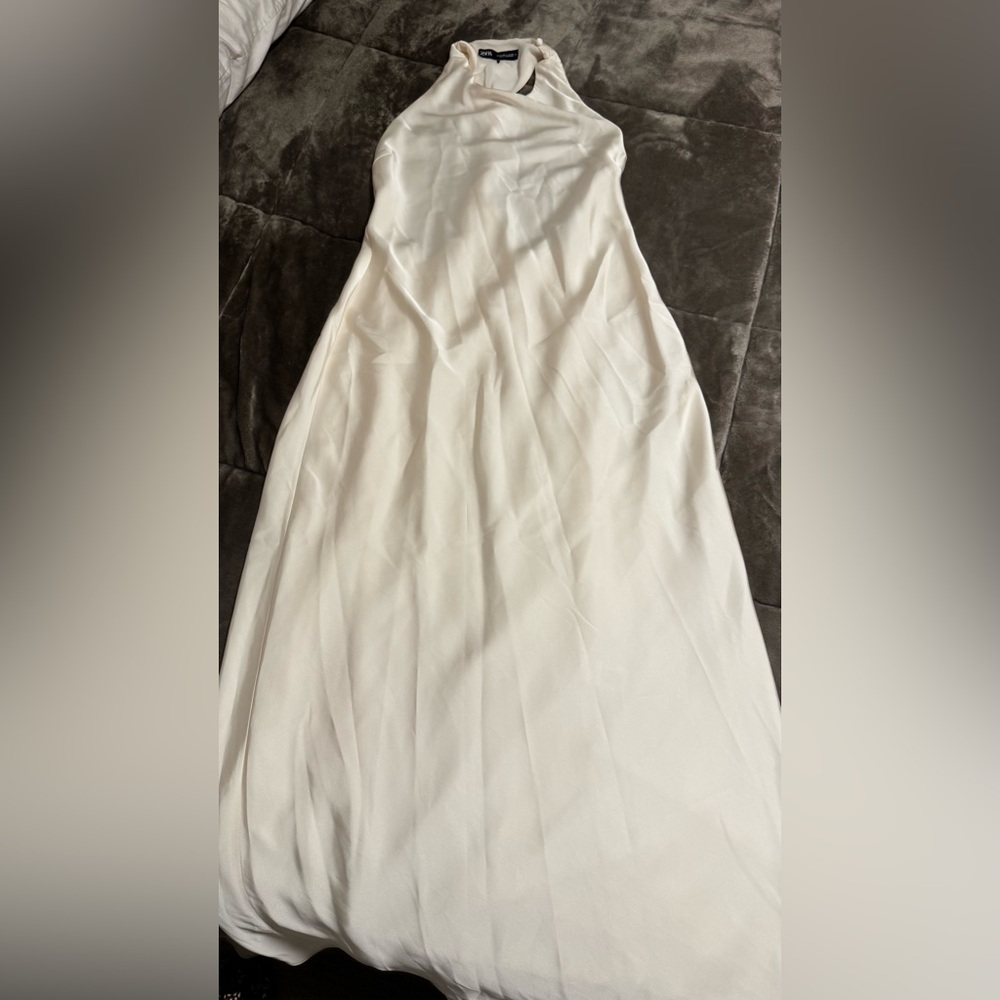 Zara - Cream Maxi Dress - Open back - Picture 3 of 7